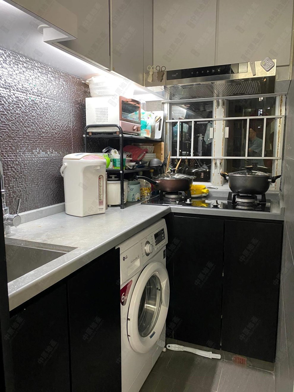 Unit Interior-Kitchen