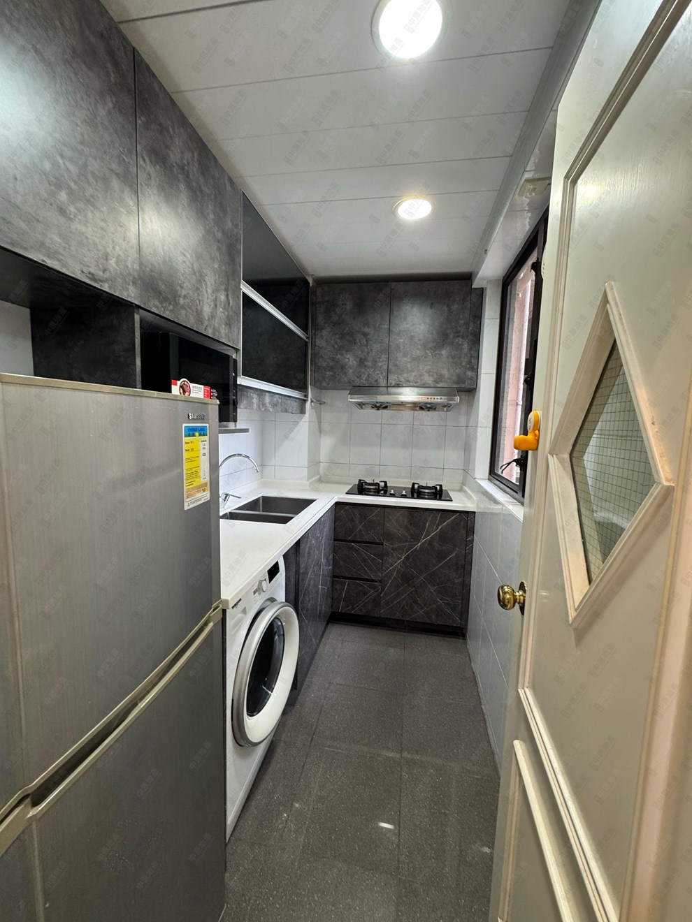 Unit Interior-Kitchen