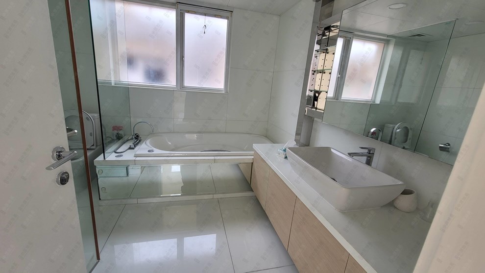 Unit Interior-Master Bathroom