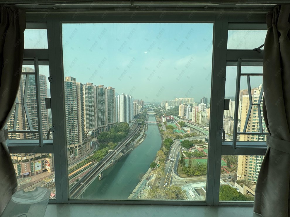 窗外景觀-由睡房