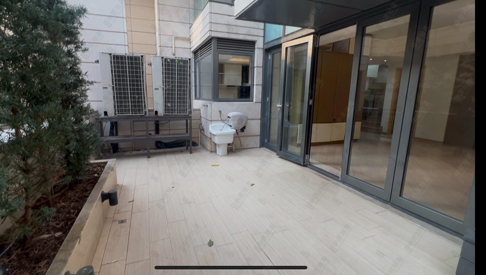 Unit Exterior-Garden