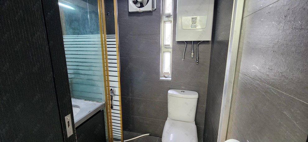Unit Interior-Bathroom