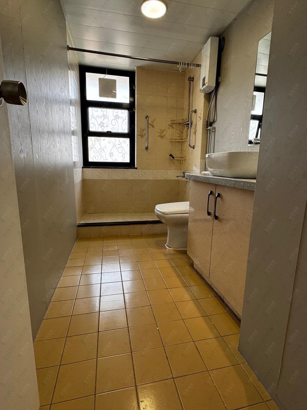 Unit Interior-Bathroom