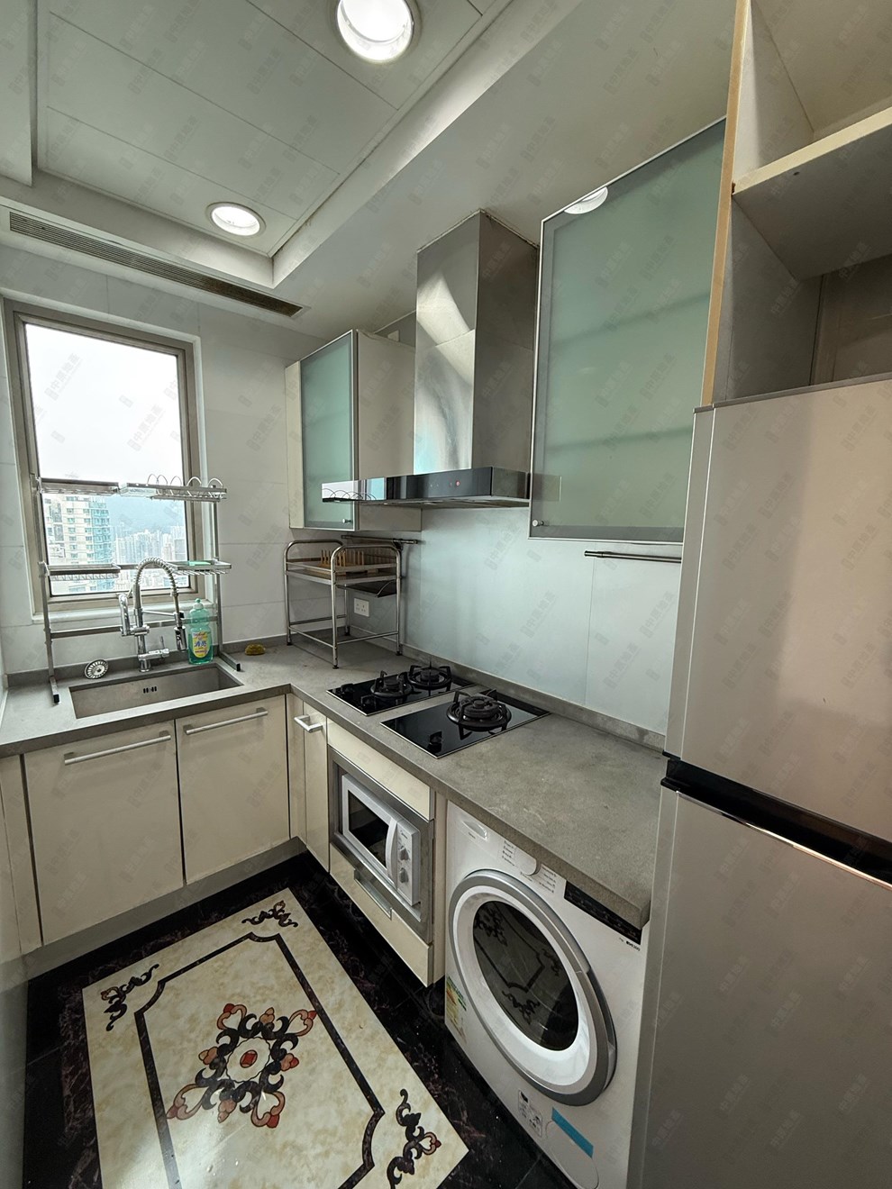 Unit Interior-Kitchen