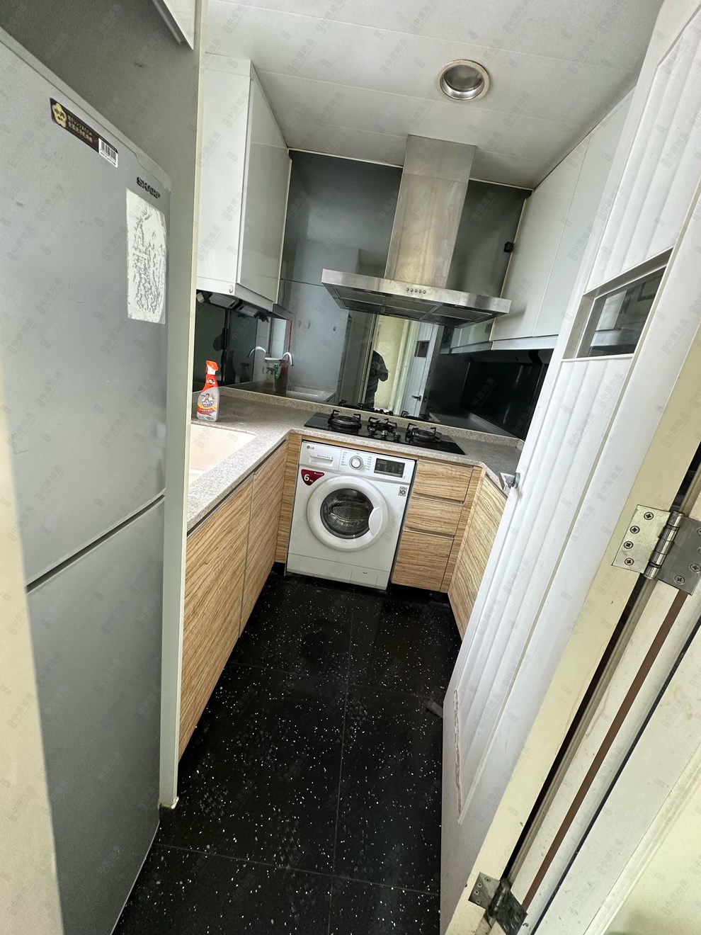 Unit Interior-Kitchen