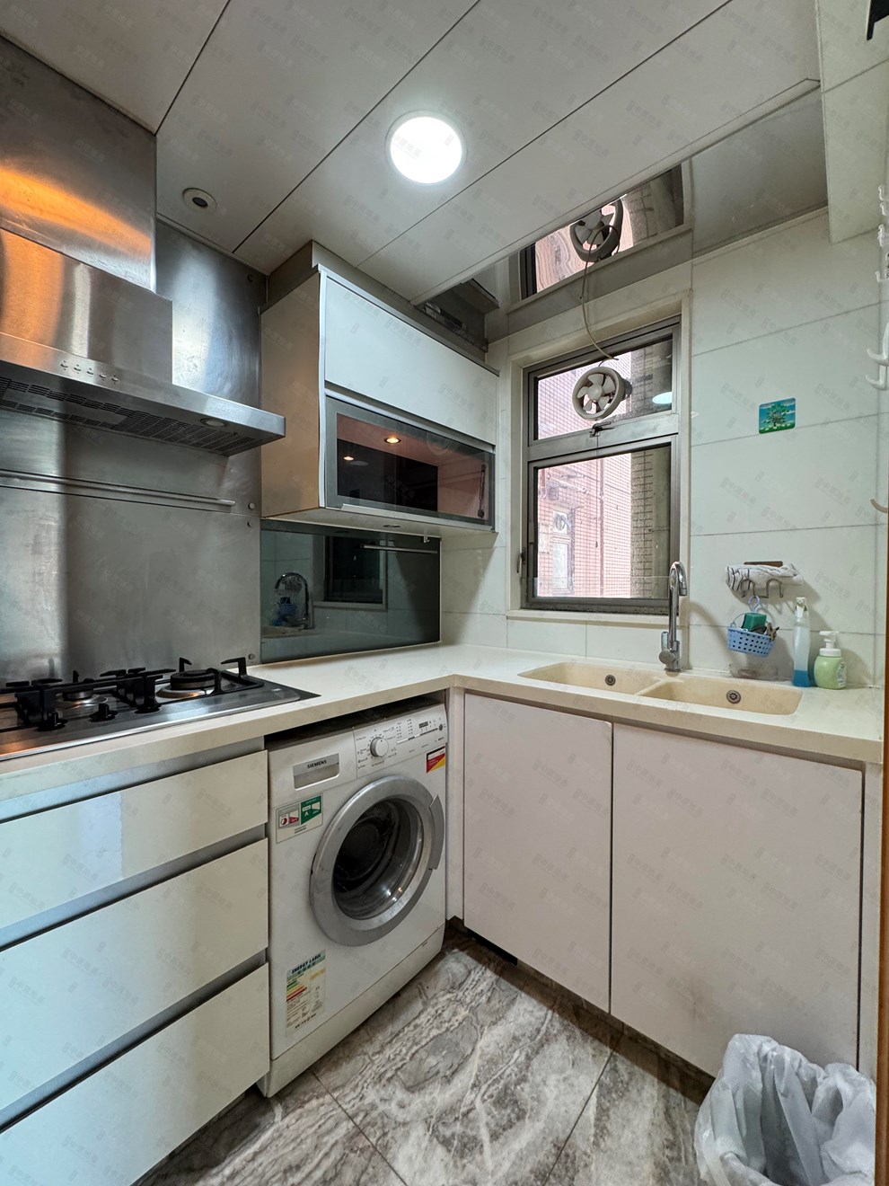 Unit Interior-Kitchen