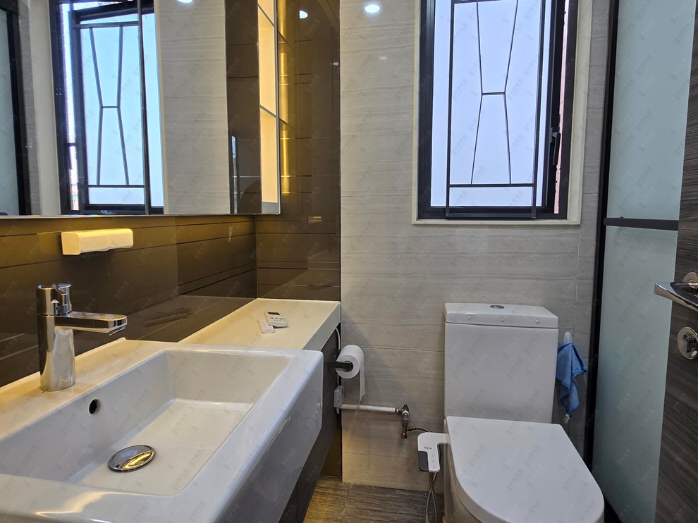Unit Interior-Master Bathroom
