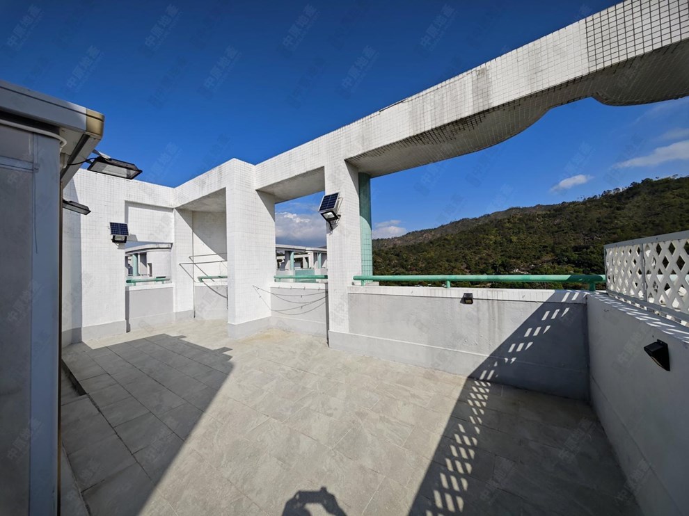 Unit Exterior-Roof