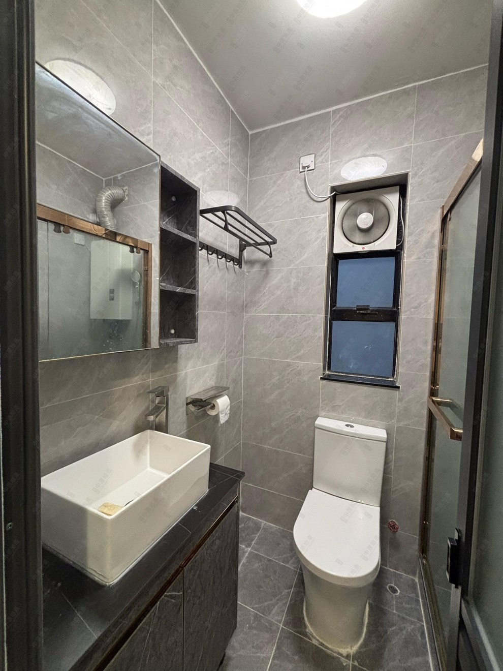 Unit Interior-Bathroom