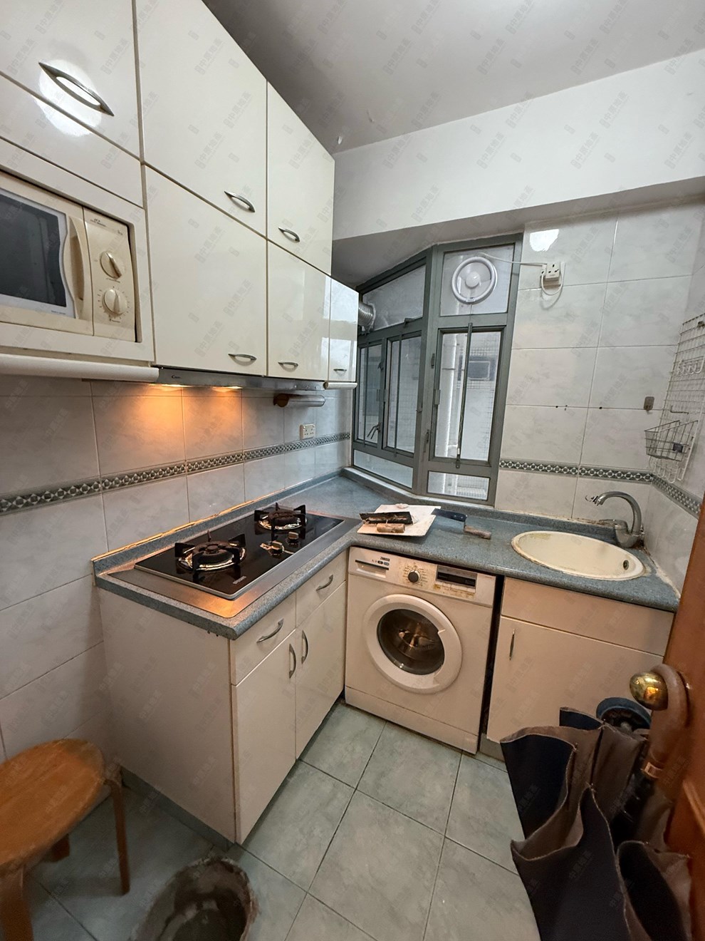 Unit Interior-Kitchen