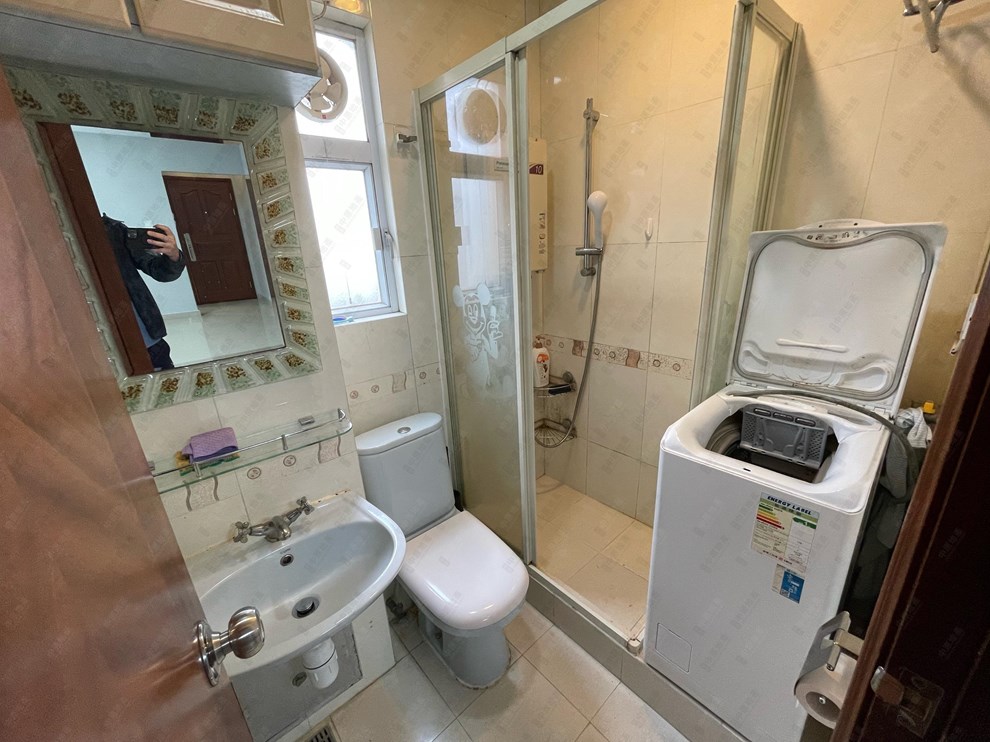 Unit Interior-Bathroom