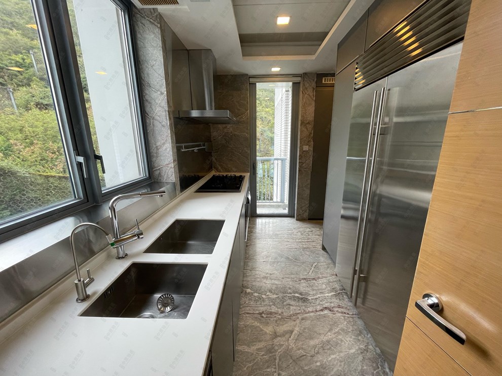 Unit Interior-Kitchen