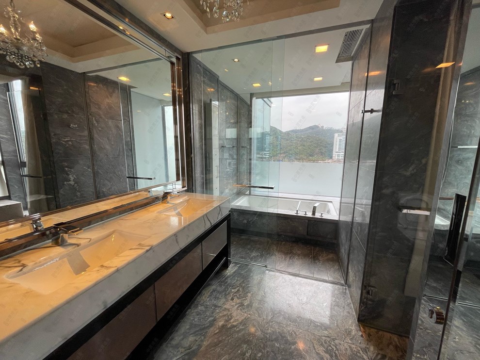 Unit Interior-Master Bathroom