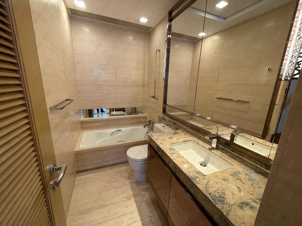 Unit Interior-Bathroom