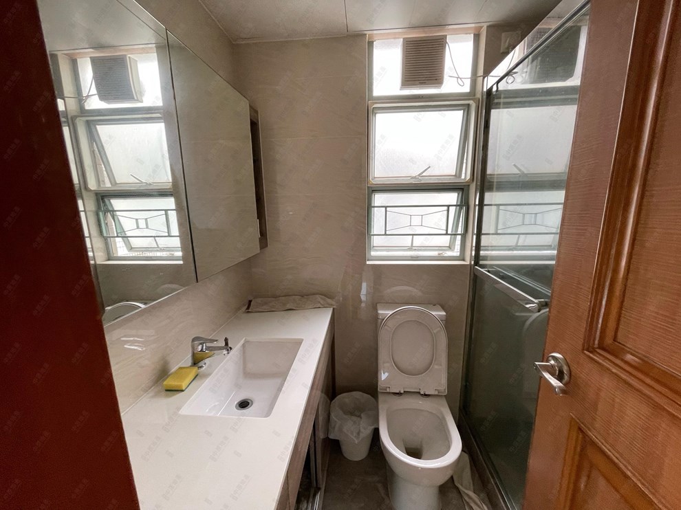 Unit Interior-Bathroom