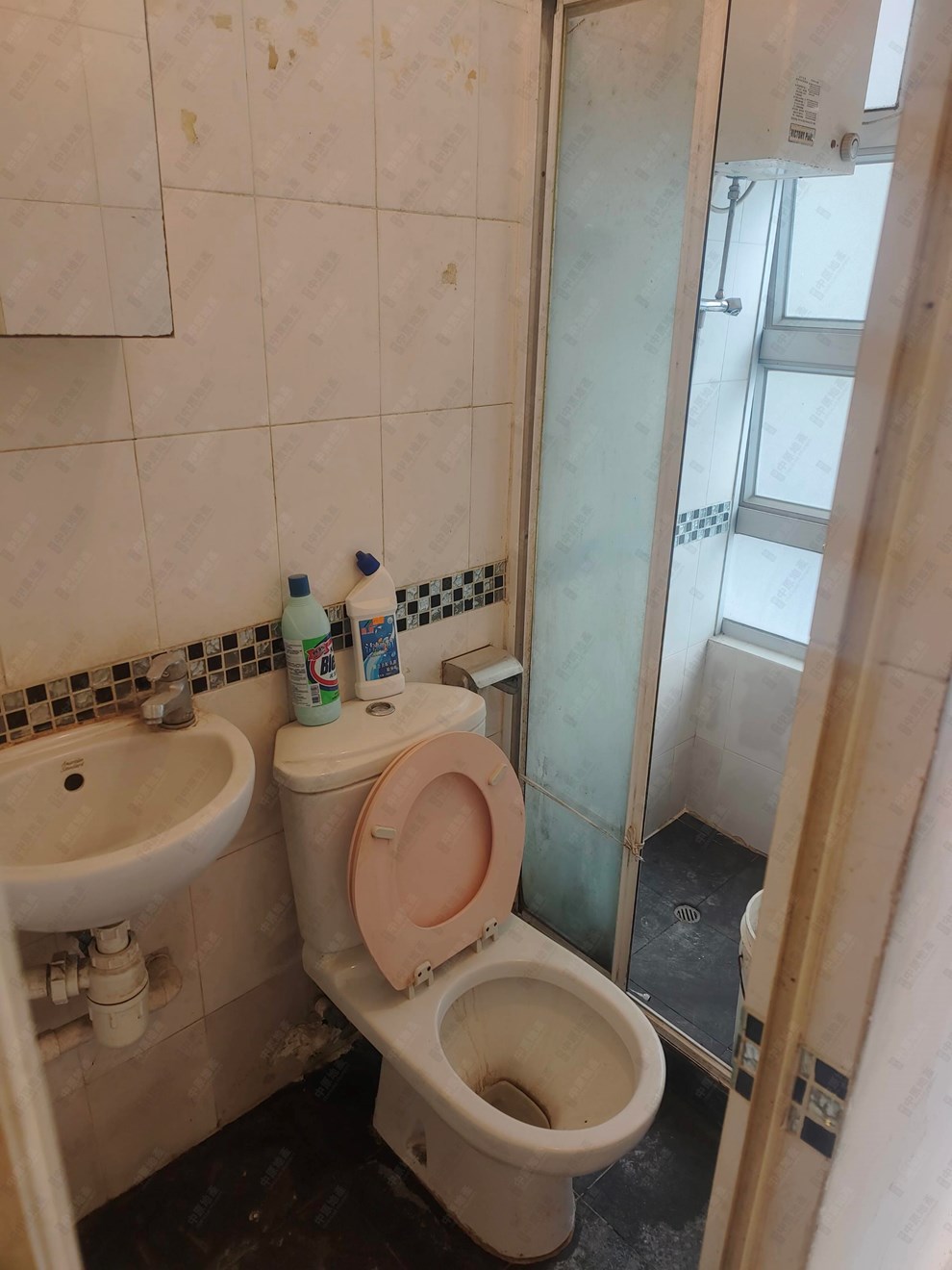 Unit Interior-Washroom