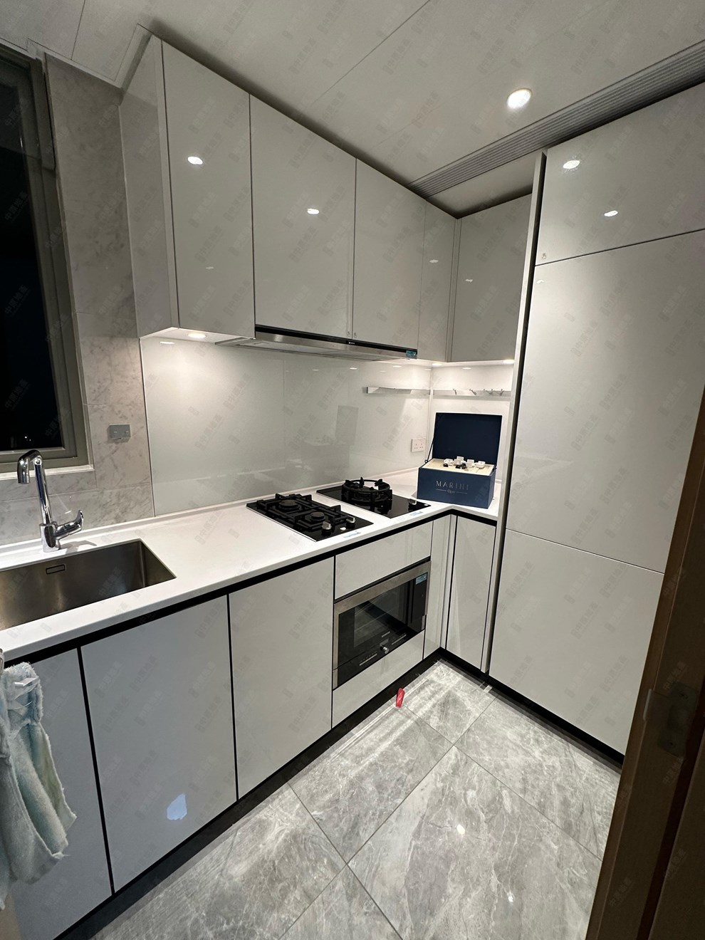 Unit Interior-Kitchen
