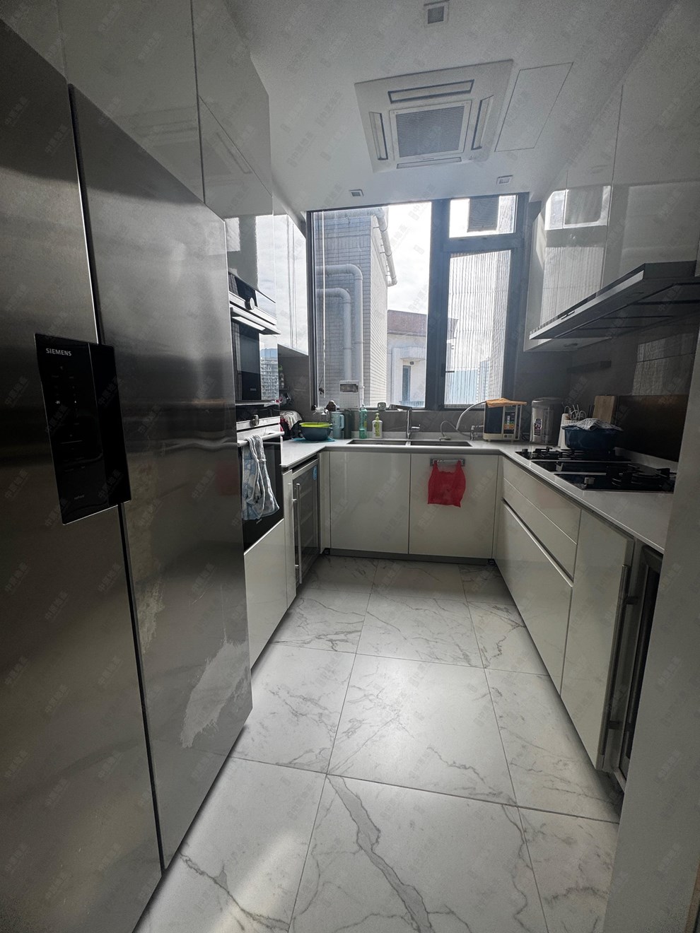 Unit Interior-Kitchen