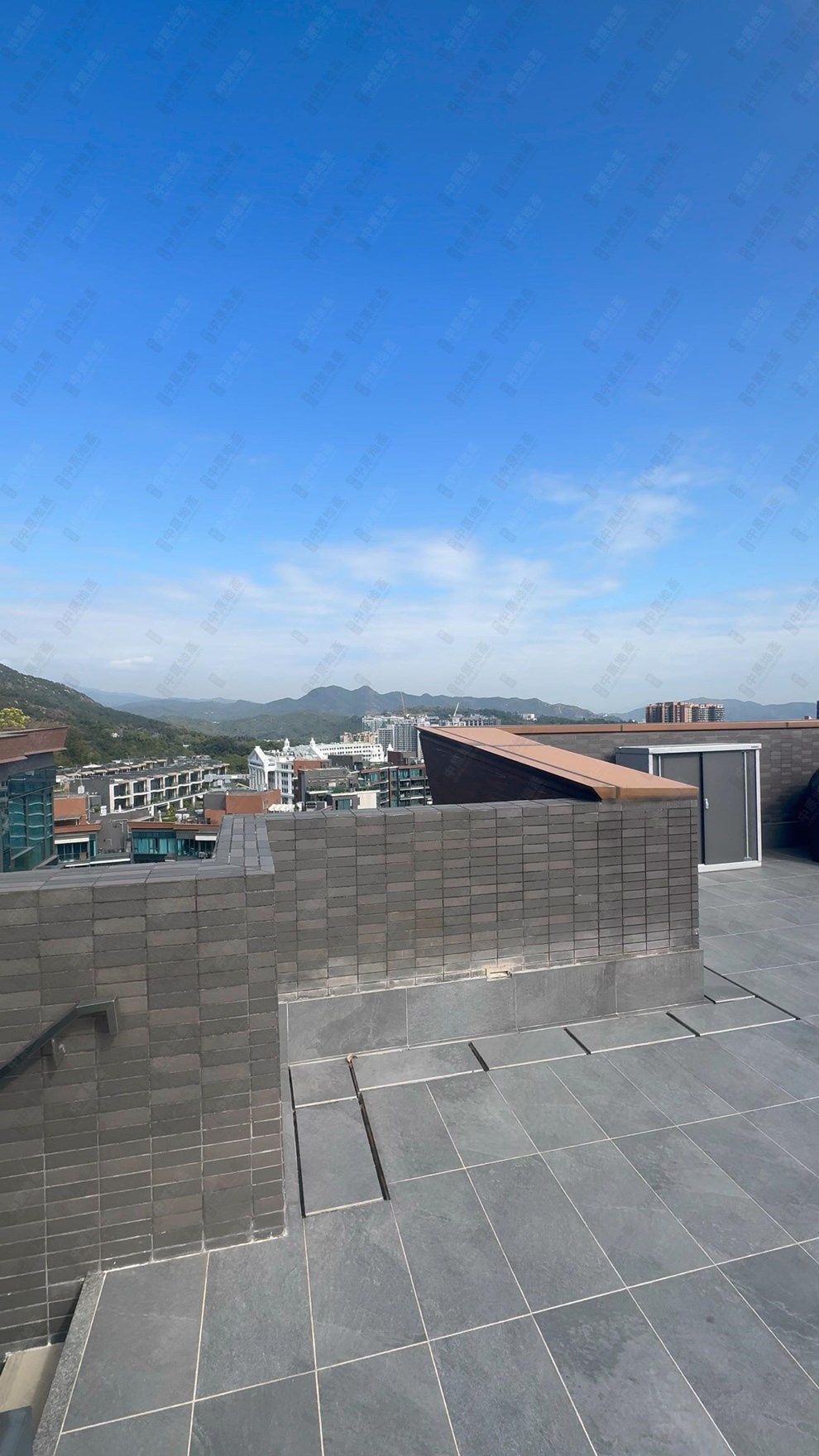 Unit Exterior-Roof