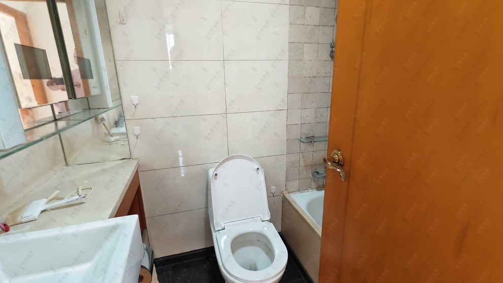 Unit Interior-Bathroom