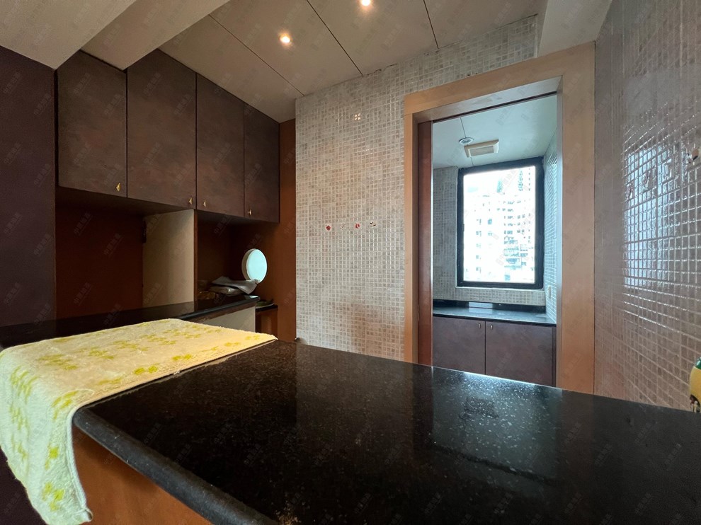 Unit Interior-Kitchen