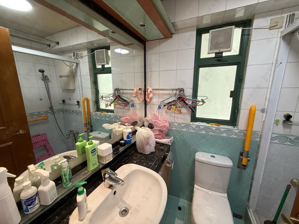 Unit Interior-Bathroom