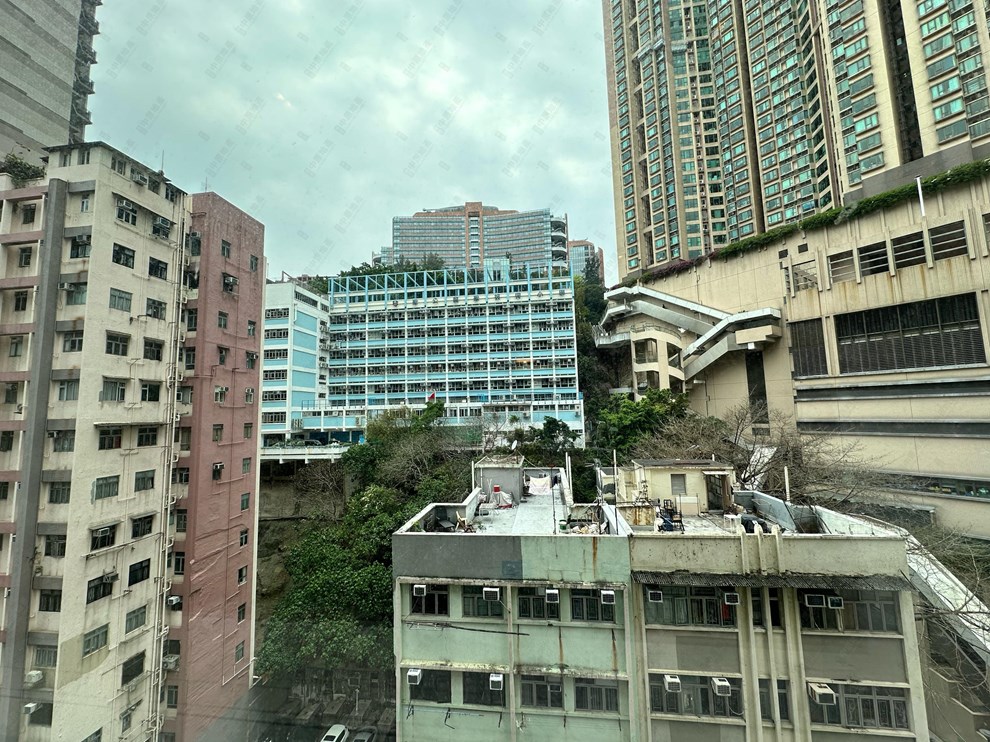 窗外景觀-由睡房