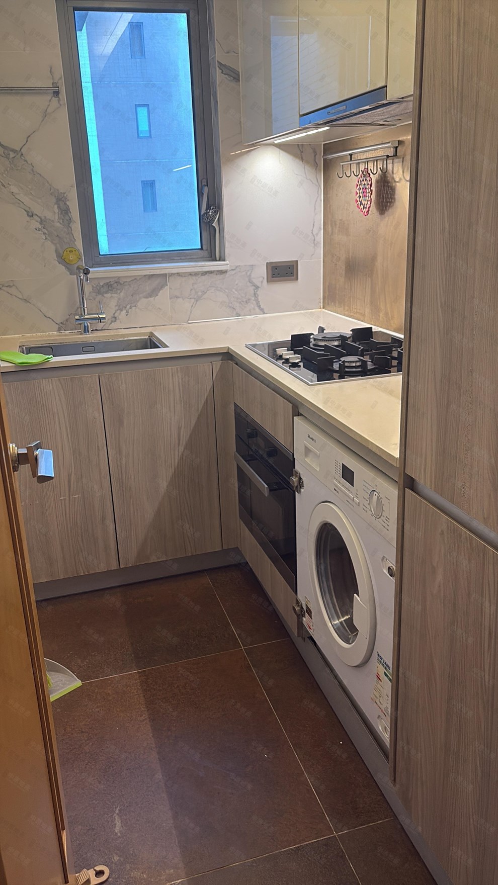 Unit Interior-Kitchen