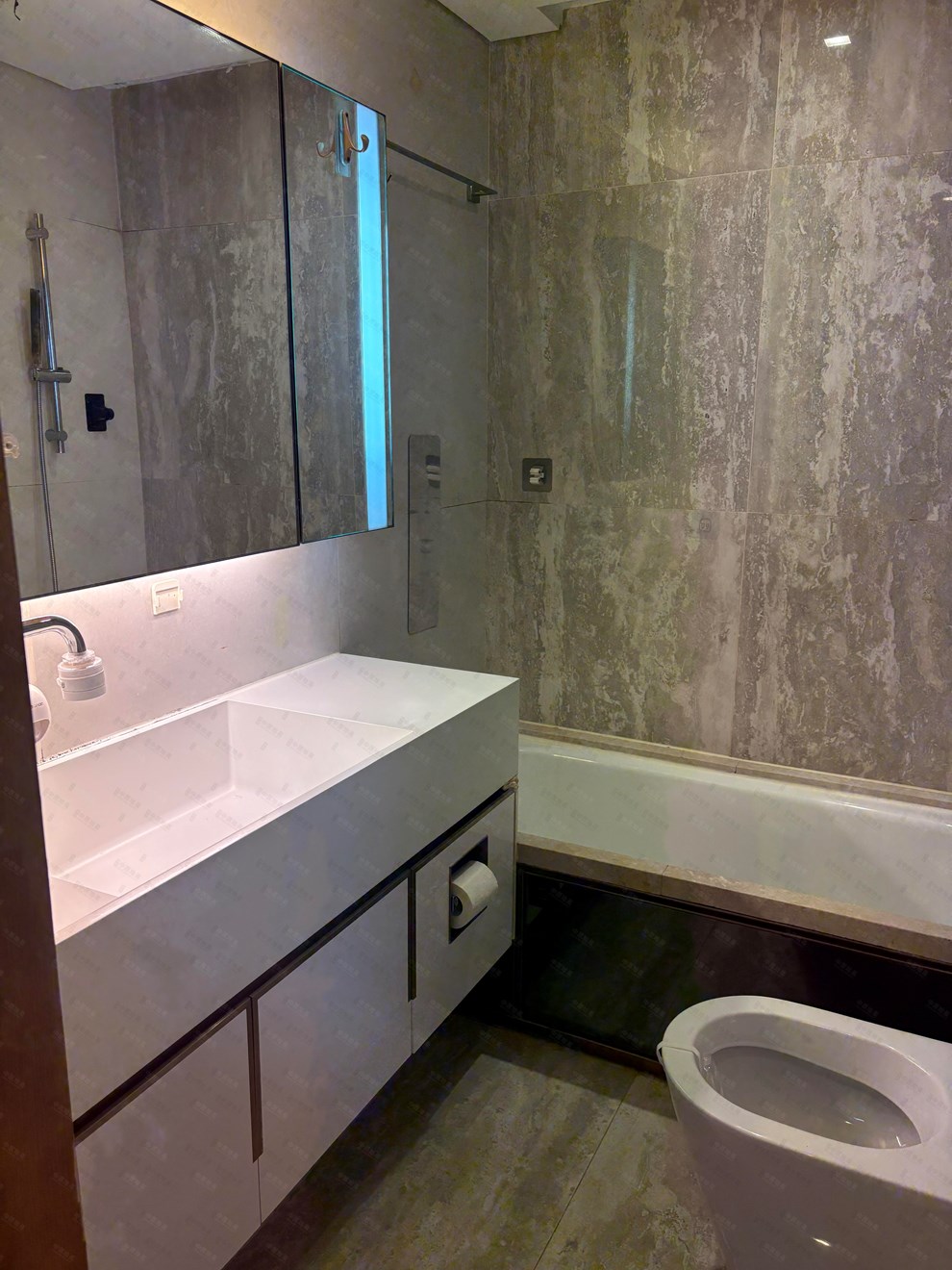 Unit Interior-Bathroom