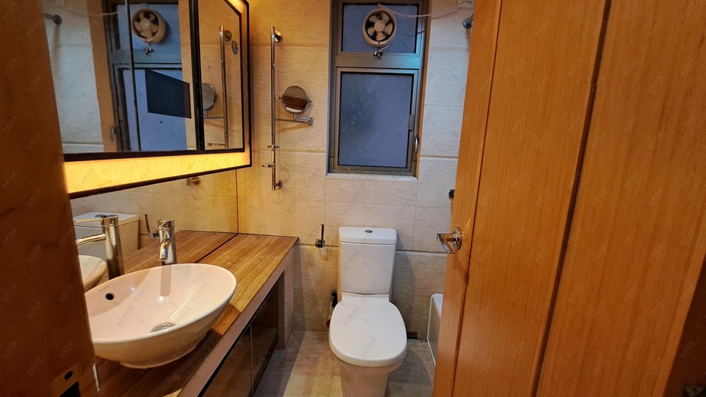 Unit Interior-Bathroom