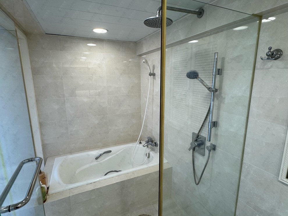 Unit Interior-Master Bathroom