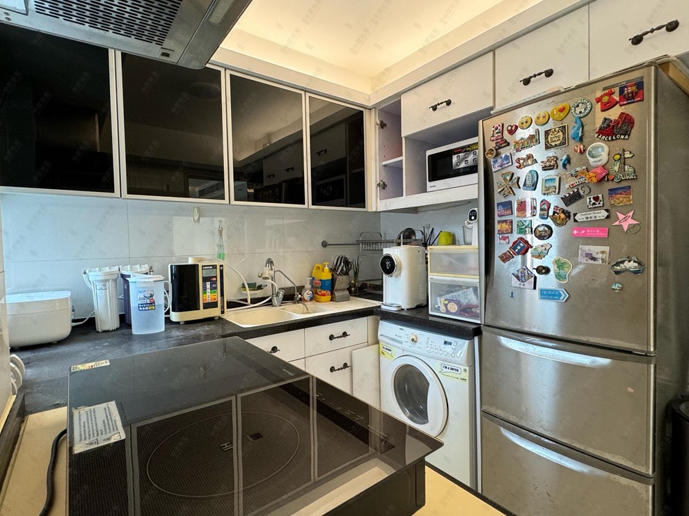 Unit Interior-Kitchen