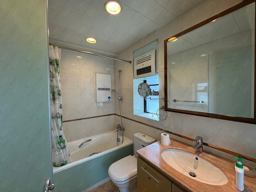 Unit Interior-Master Bathroom