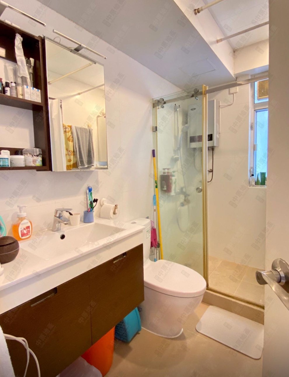 Unit Interior-Washroom