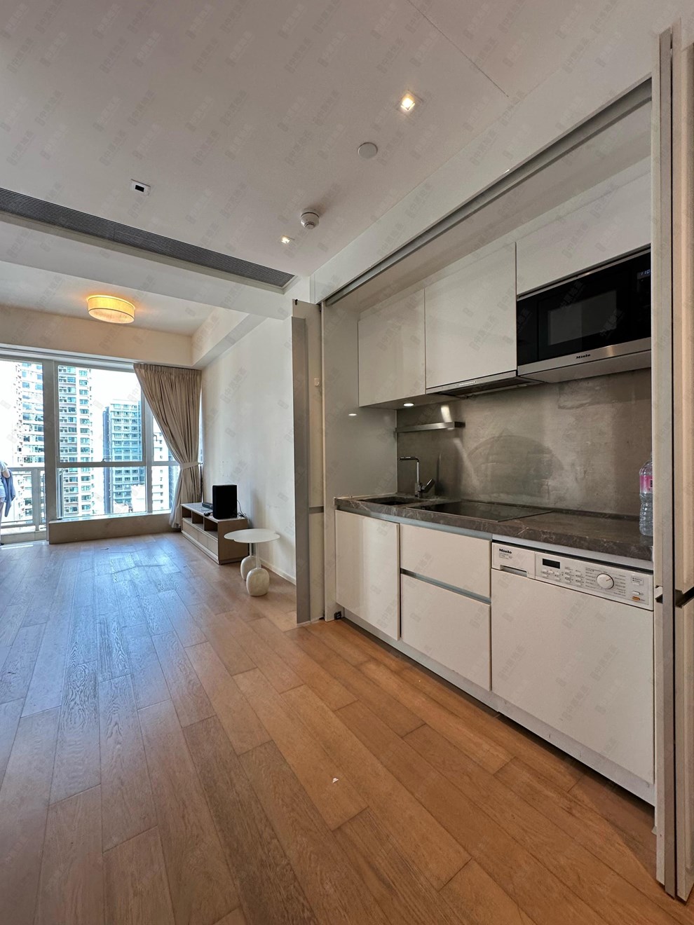 Unit Interior-Kitchen