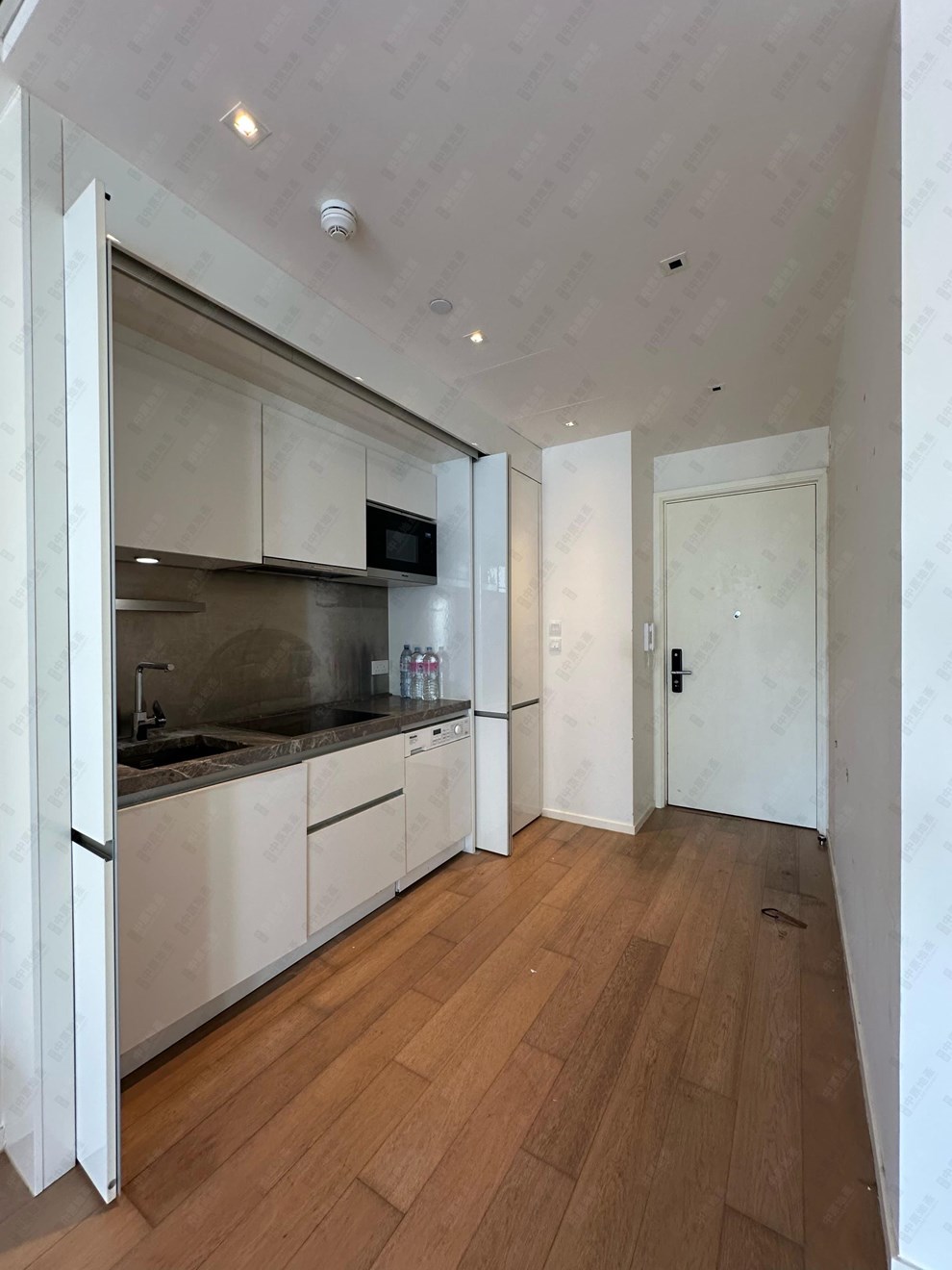 Unit Interior-Kitchen