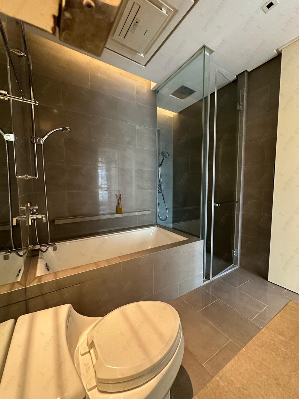 Unit Interior-Master Bathroom