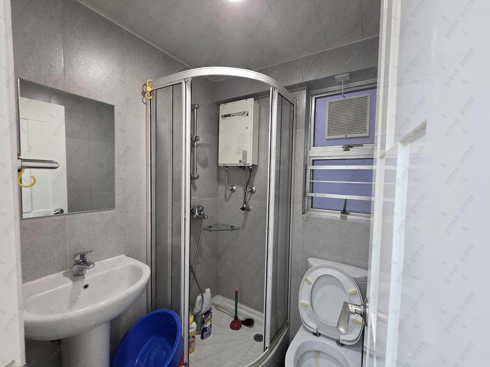 Unit Interior-Bathroom