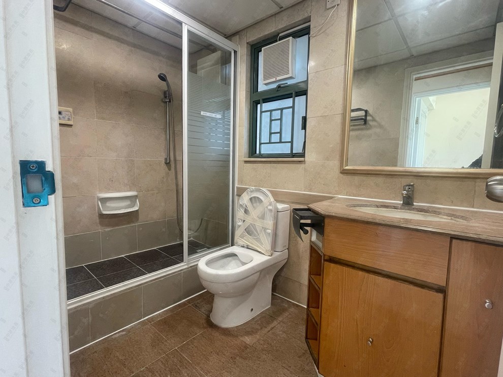 Unit Interior-Bathroom