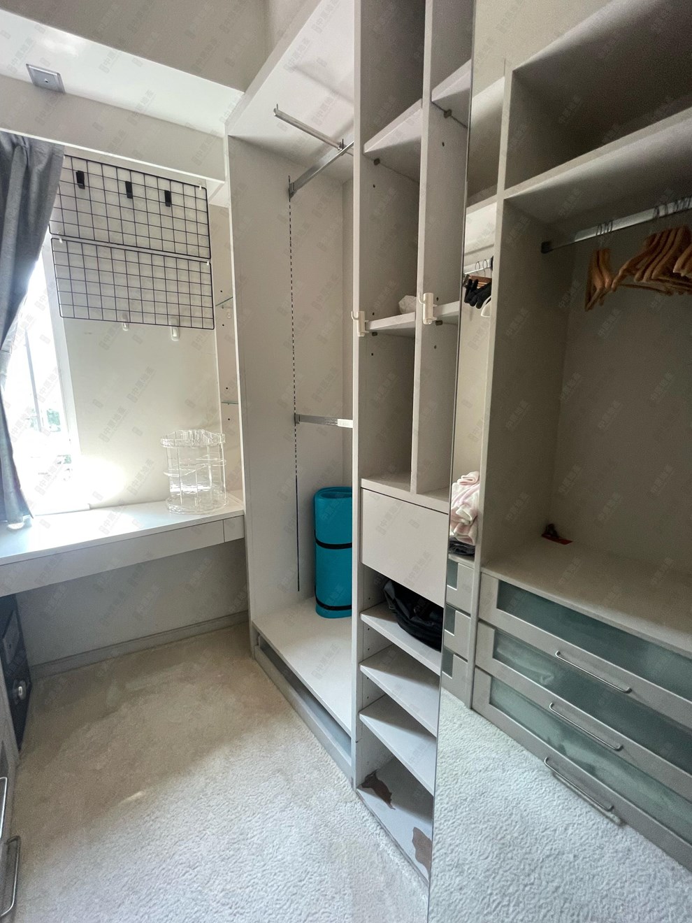 Unit Interior-Cloak Room