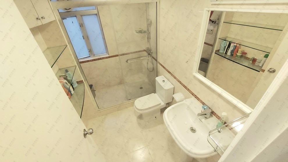 Unit Interior-Bathroom