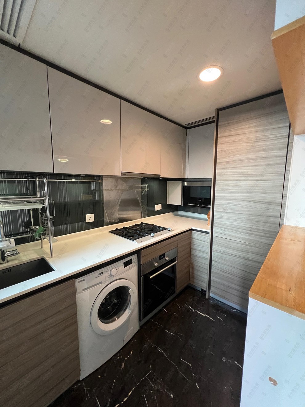 Unit Interior-Kitchen