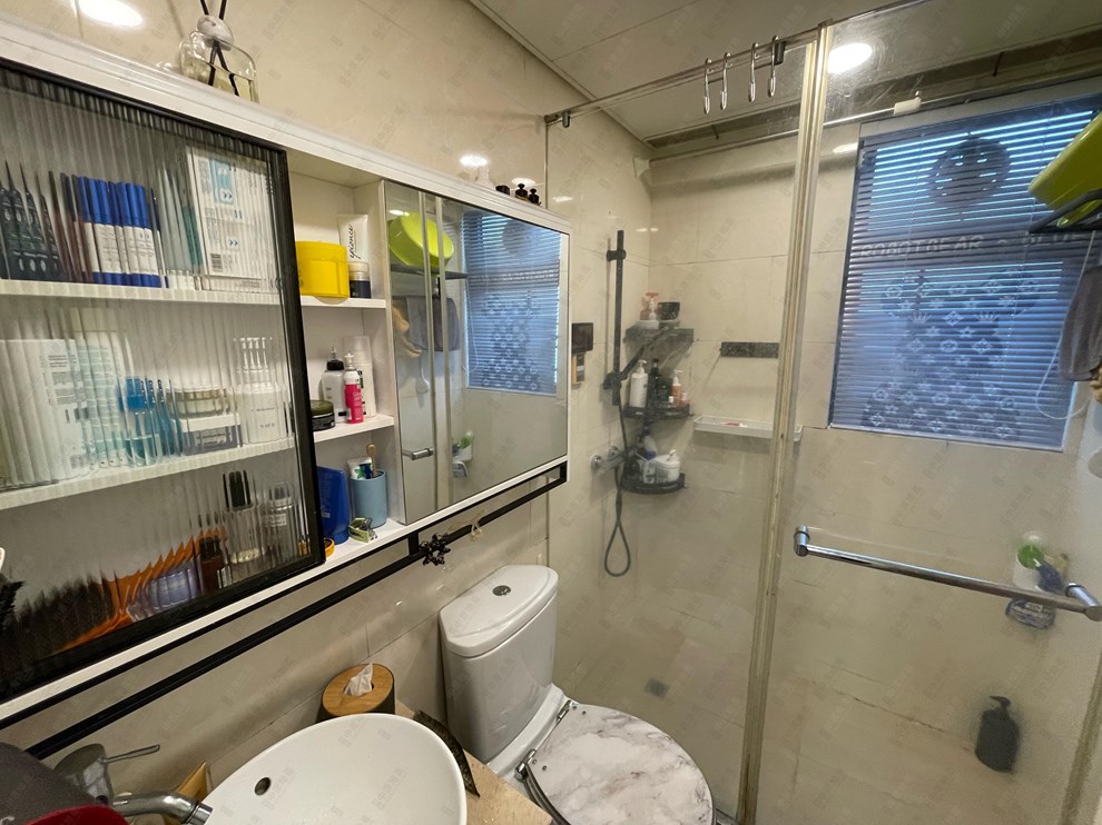 Unit Interior-Bathroom