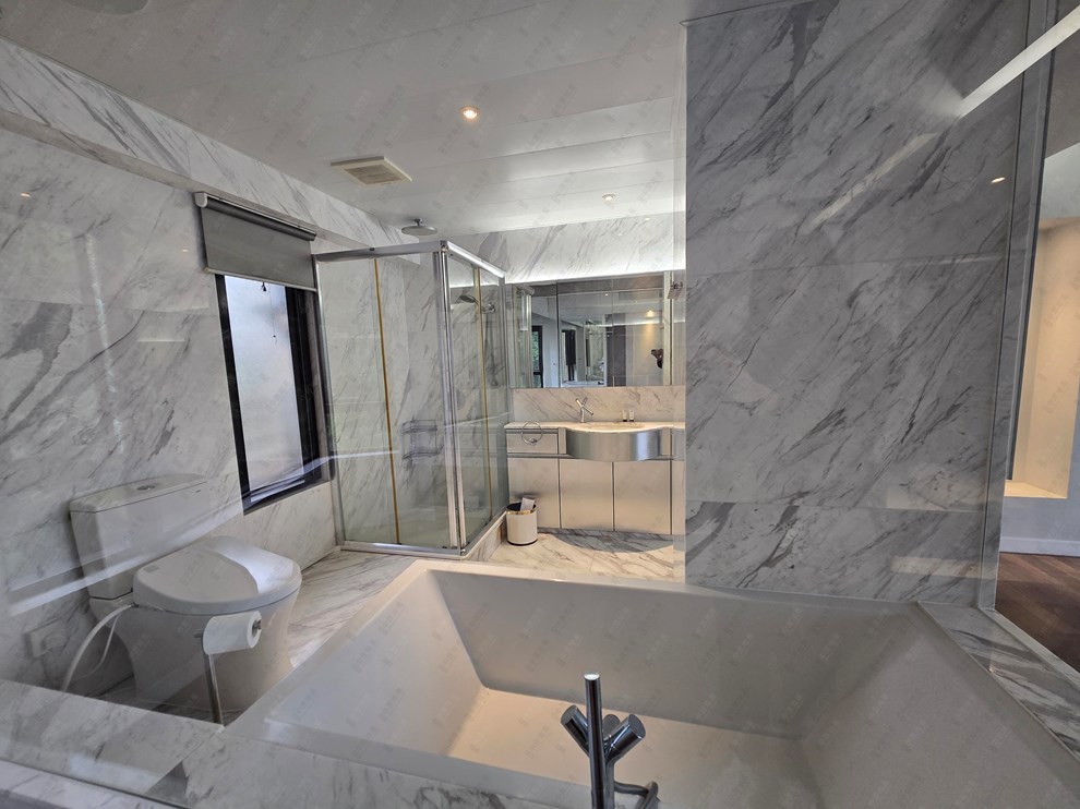 Unit Interior-Master Bathroom