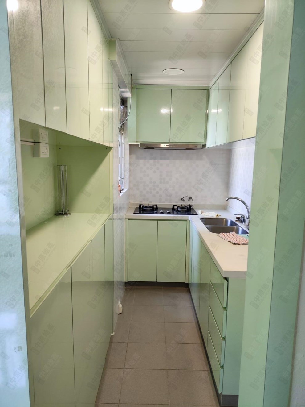 Unit Interior-Kitchen