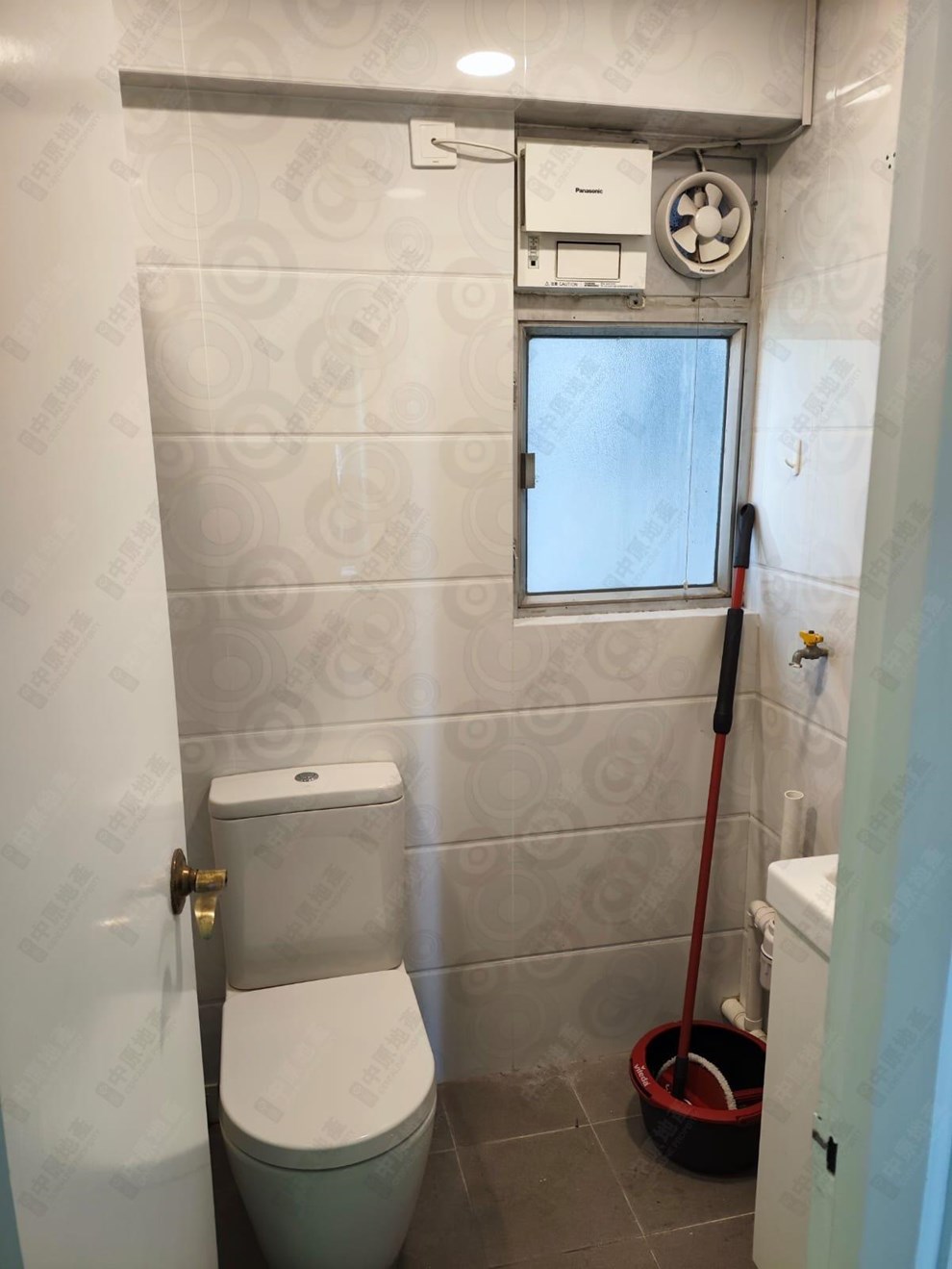 Unit Interior-Bathroom