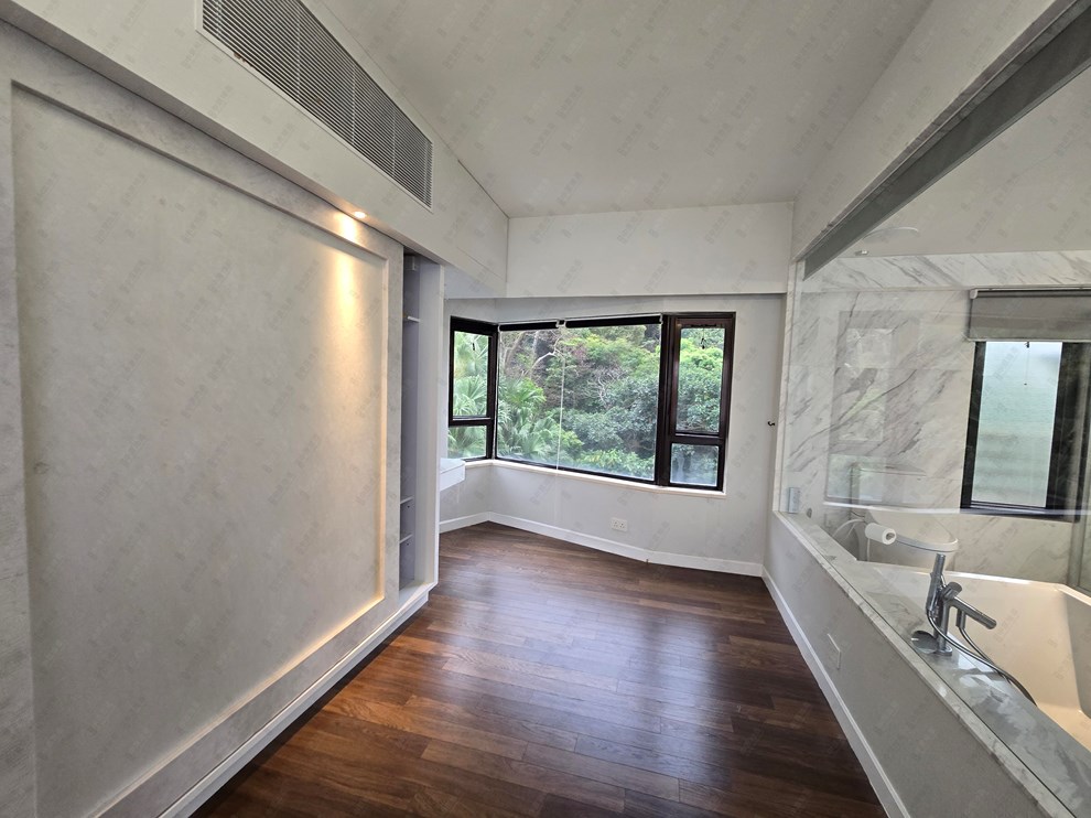 Unit Interior-Cloak Room