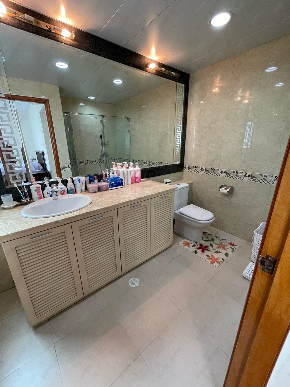 Unit Interior-Master Bathroom