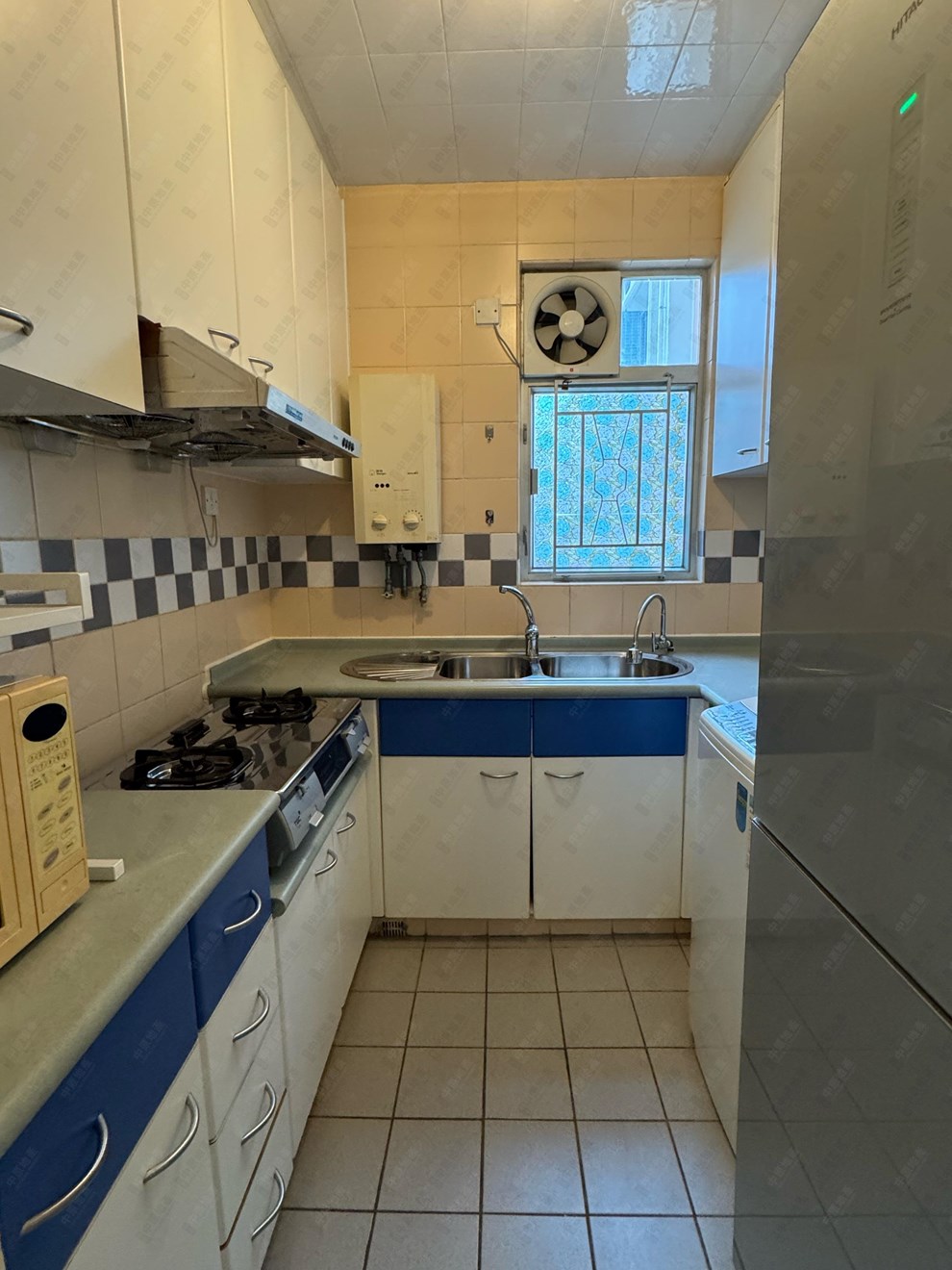 Unit Interior-Kitchen