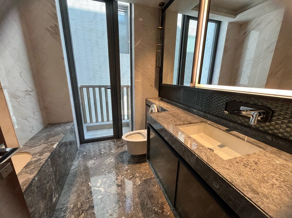 Unit Interior-Bathroom